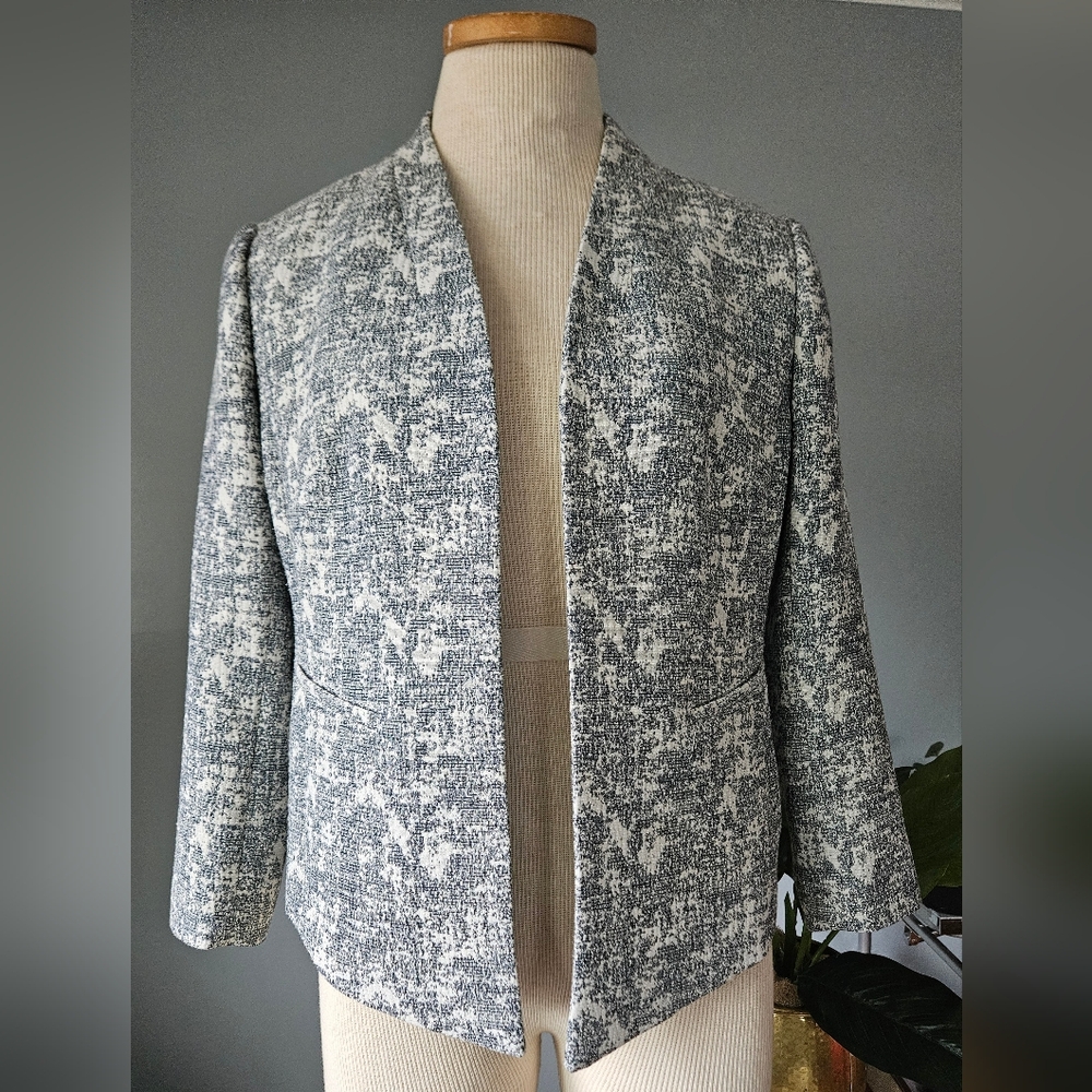 EMERSON ROSE Open Front Size S Crewneck Cropped/Hip Length Fit Blazer!